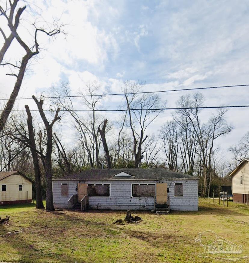 Photo 1 of 2 of 544 SW 21st St house