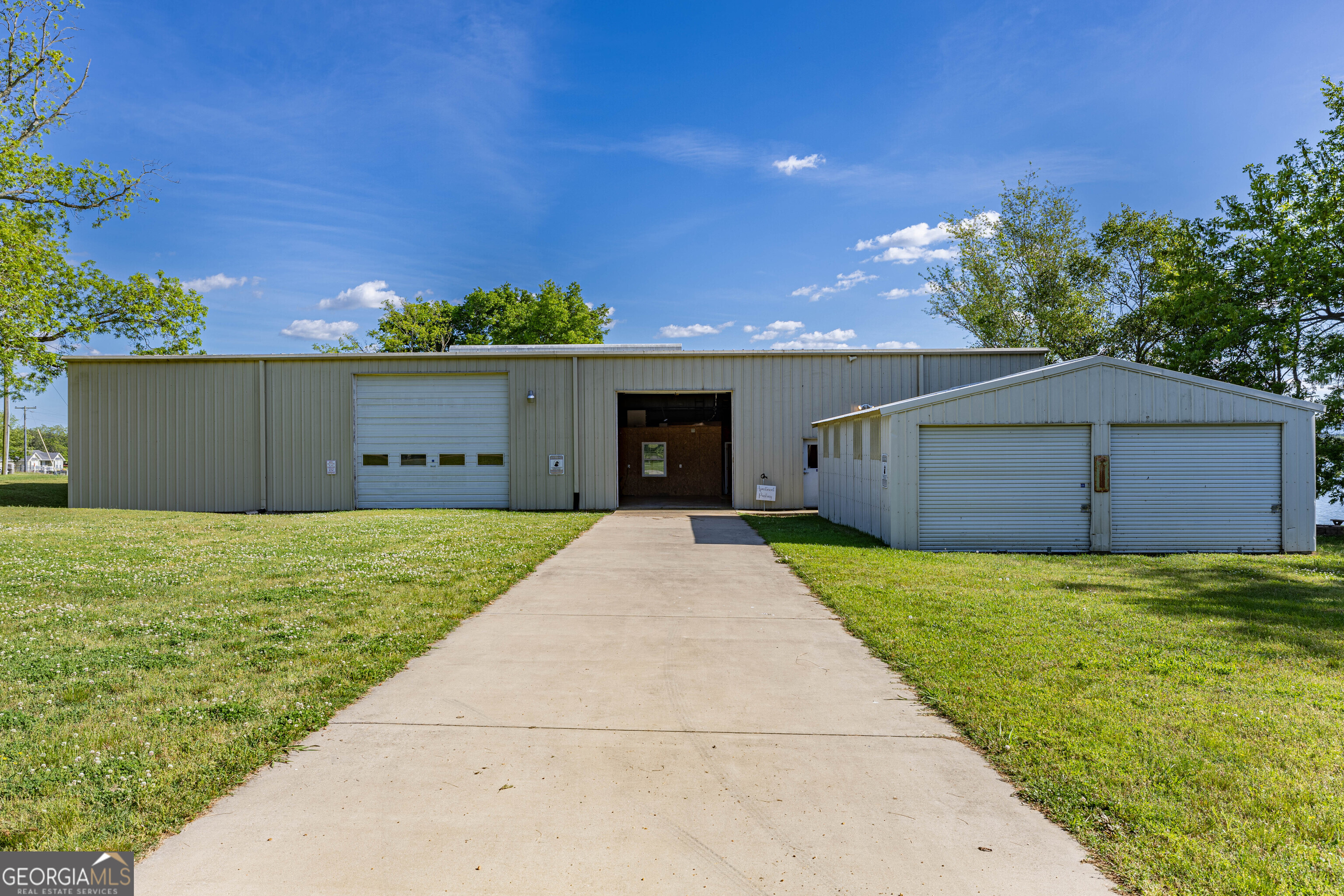 Photo 41 of 49 of 7955 W County Rd 22 house