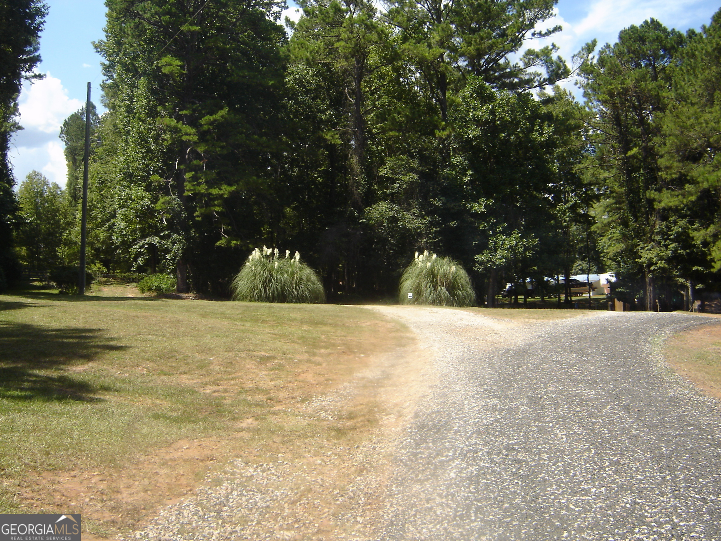 Photo 3 of 10 of 6177 County Road 266 mobile home