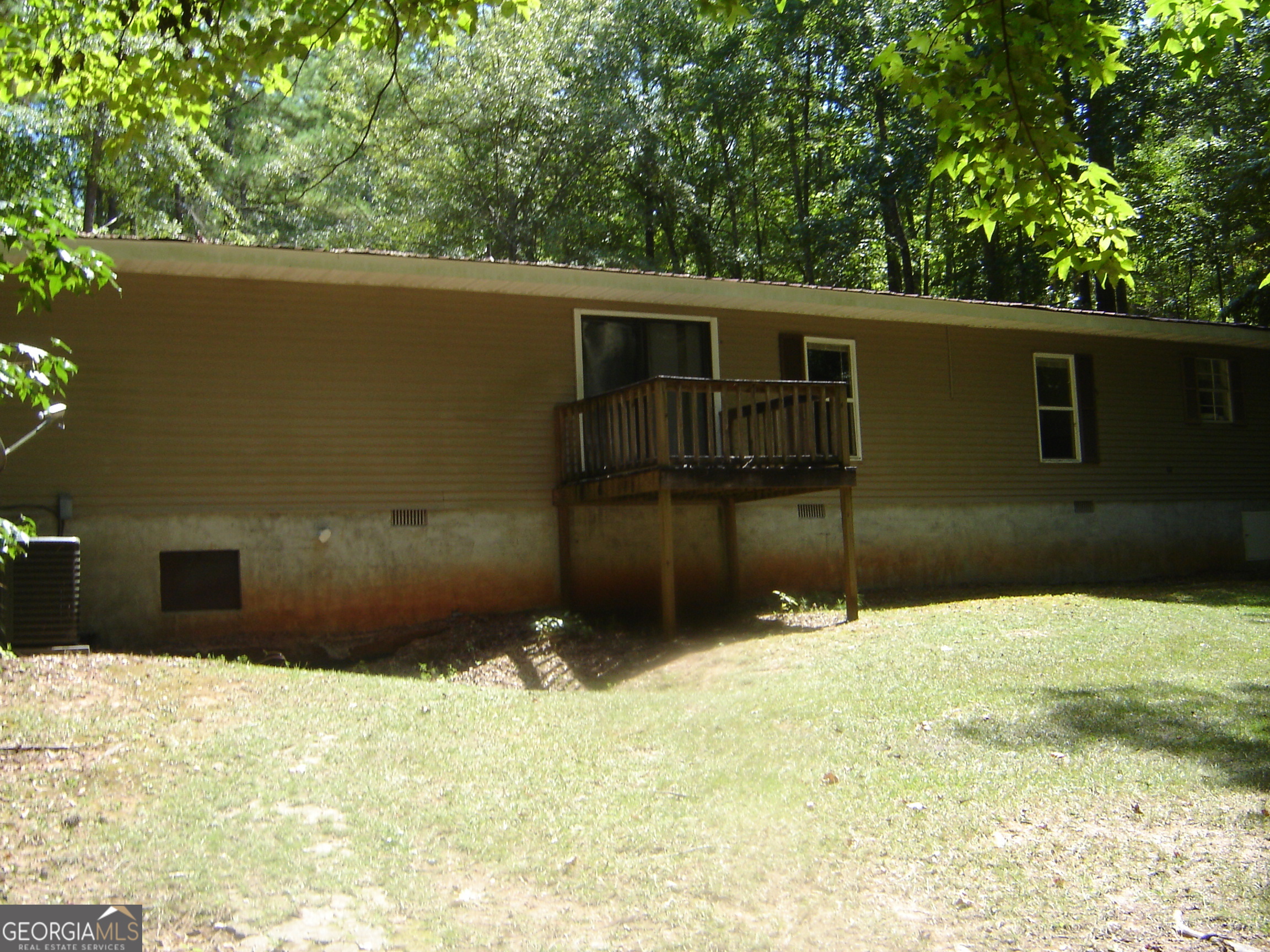 Photo 5 of 10 of 6177 County Road 266 mobile home