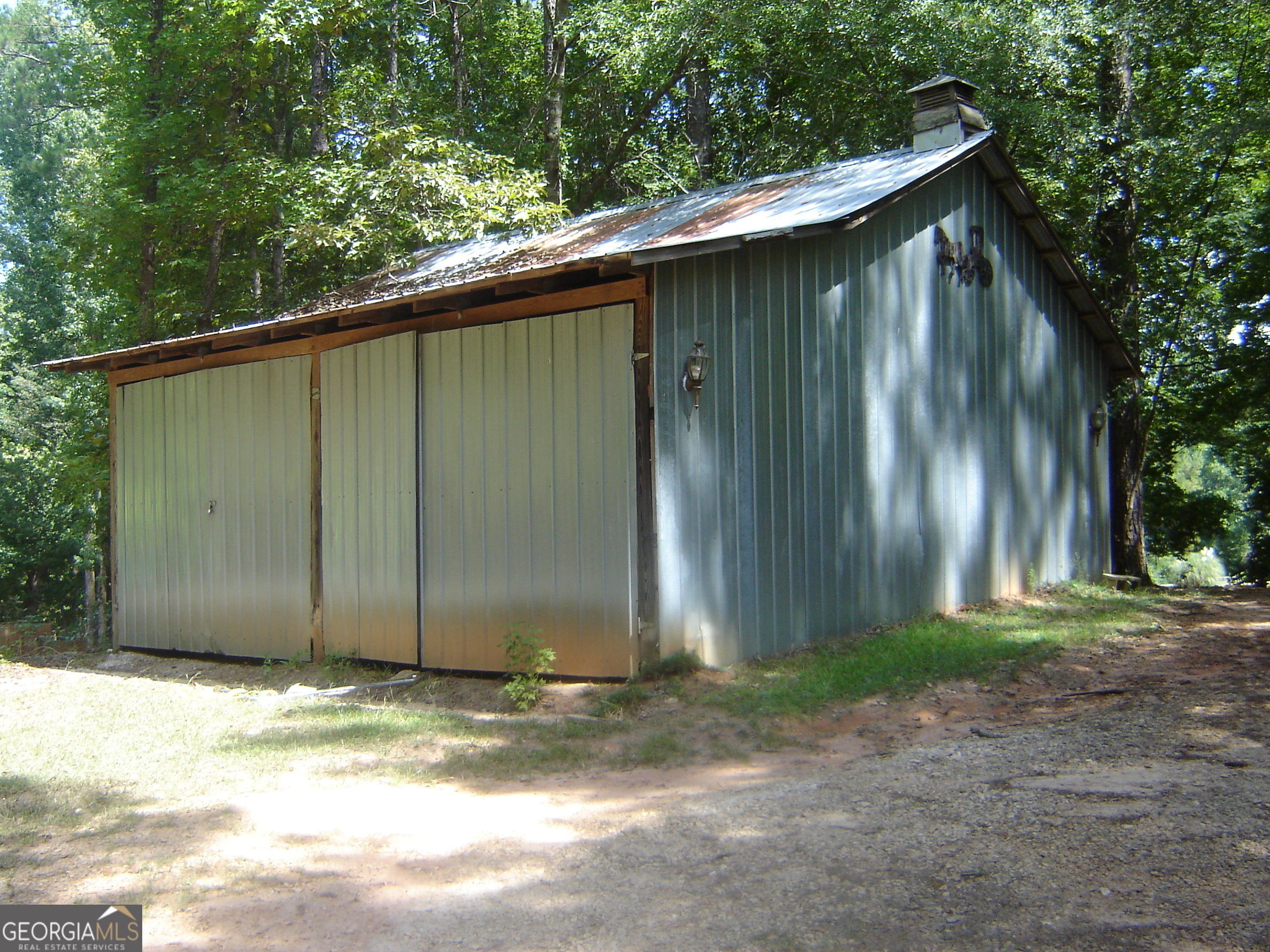 Photo 8 of 10 of 6177 County Road 266 mobile home