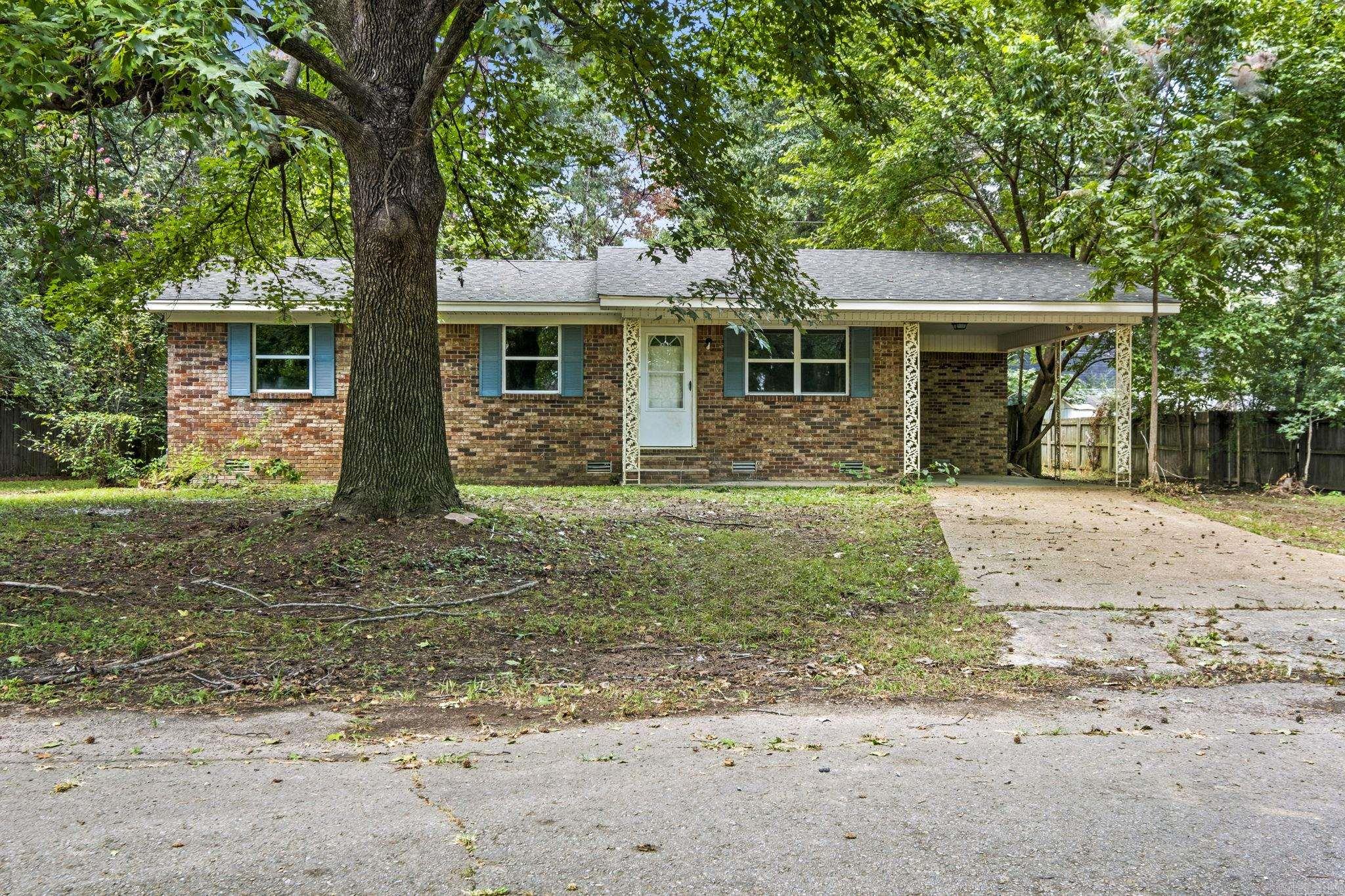 Photo 1 of 35 of 706 W Iowa Street house