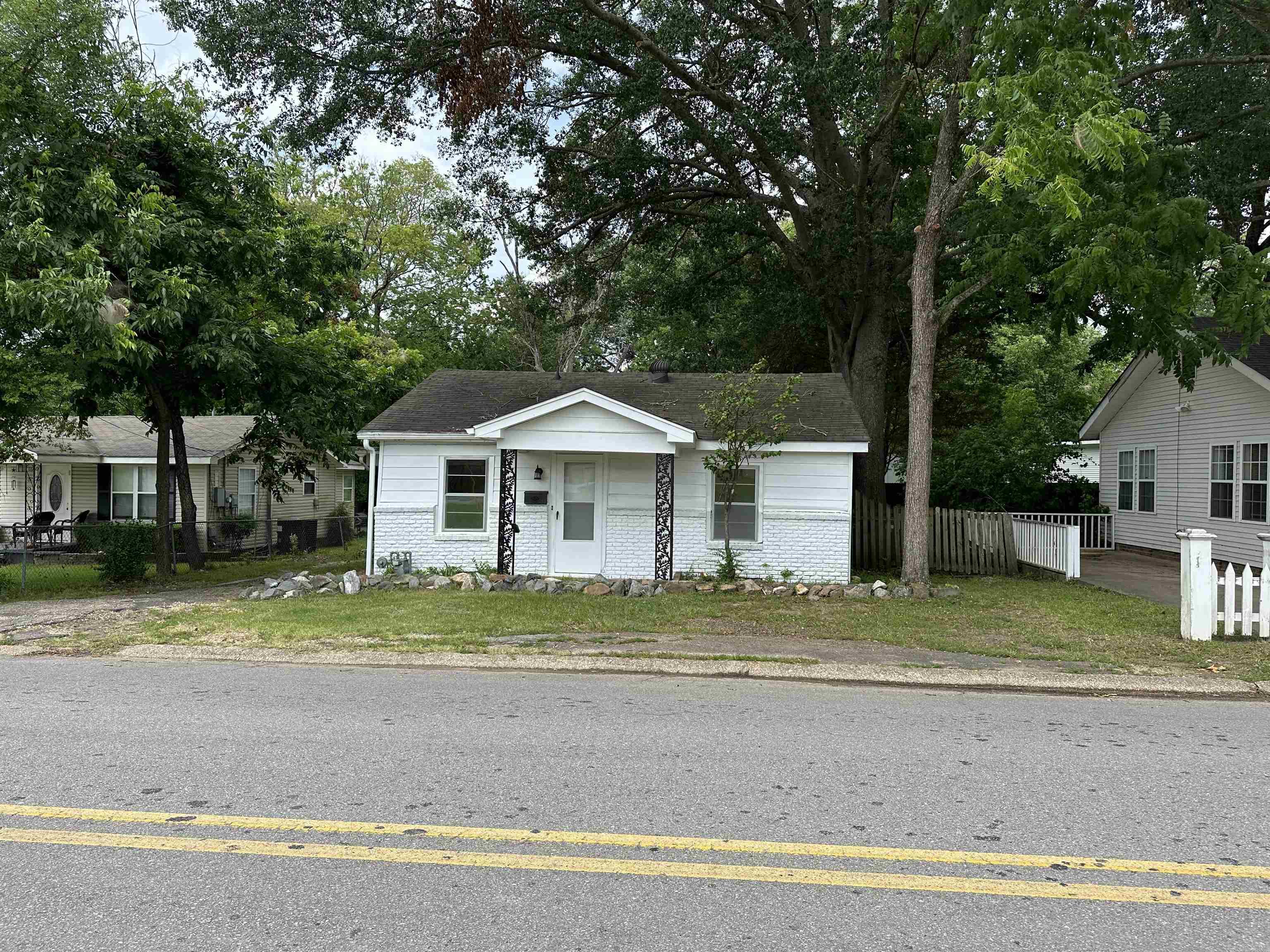 Photo 4 of 21 of 511 S RICHARDS Street house