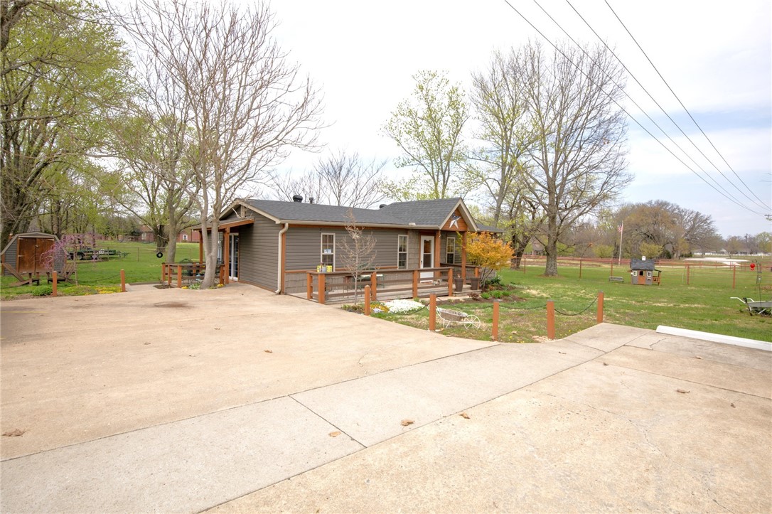 Photo 5 of 23 of 9936 Highway 72 house