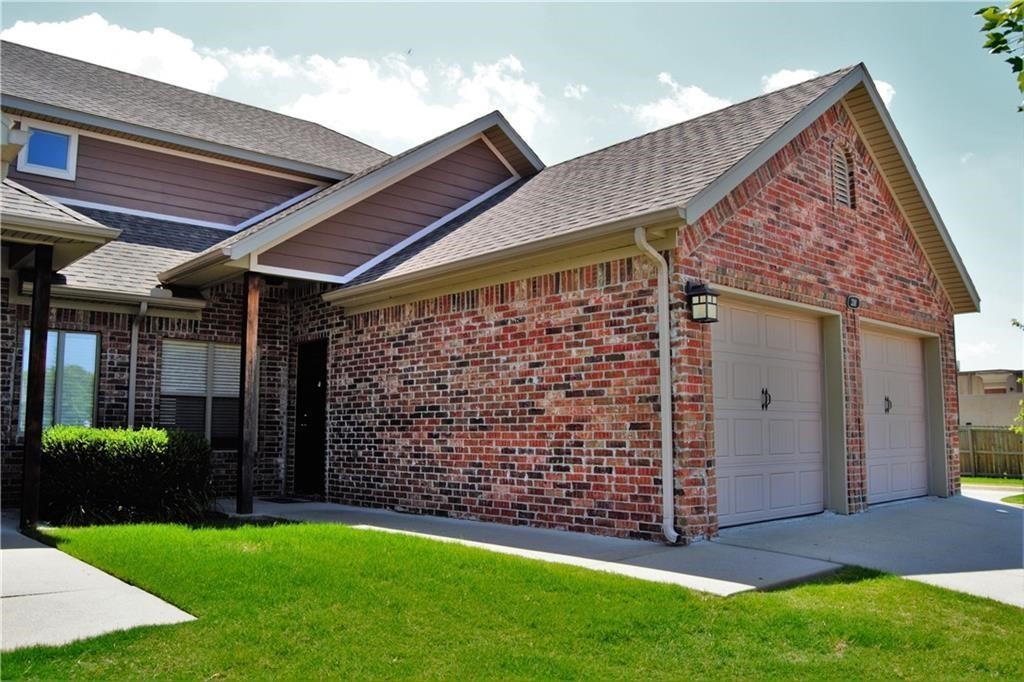 Photo 1 of 12 of 3164 W Montrail Place townhome