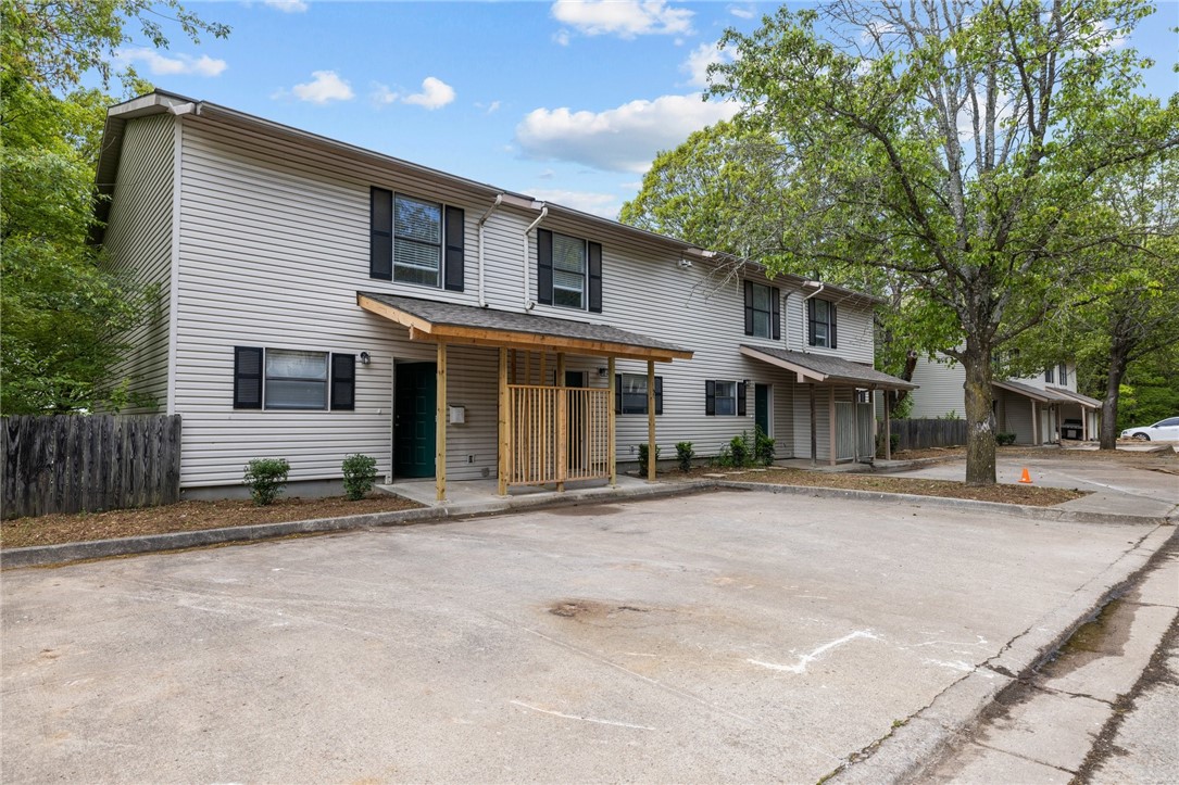 Photo 1 of 21 of 1373 E Sequoyah Court townhome