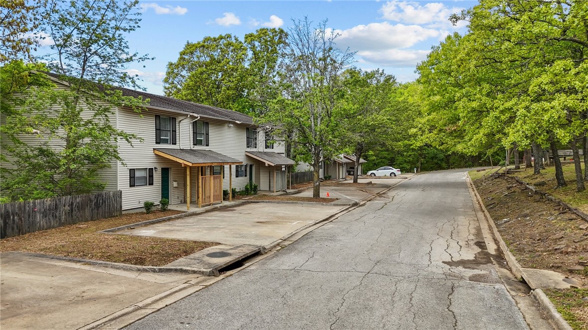 Photo 20 of 21 of 1373 E Sequoyah Court townhome