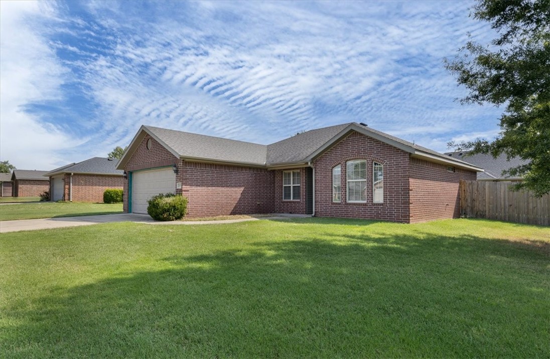 Photo 6 of 38 of 2576 N Indian Oaks Drive house