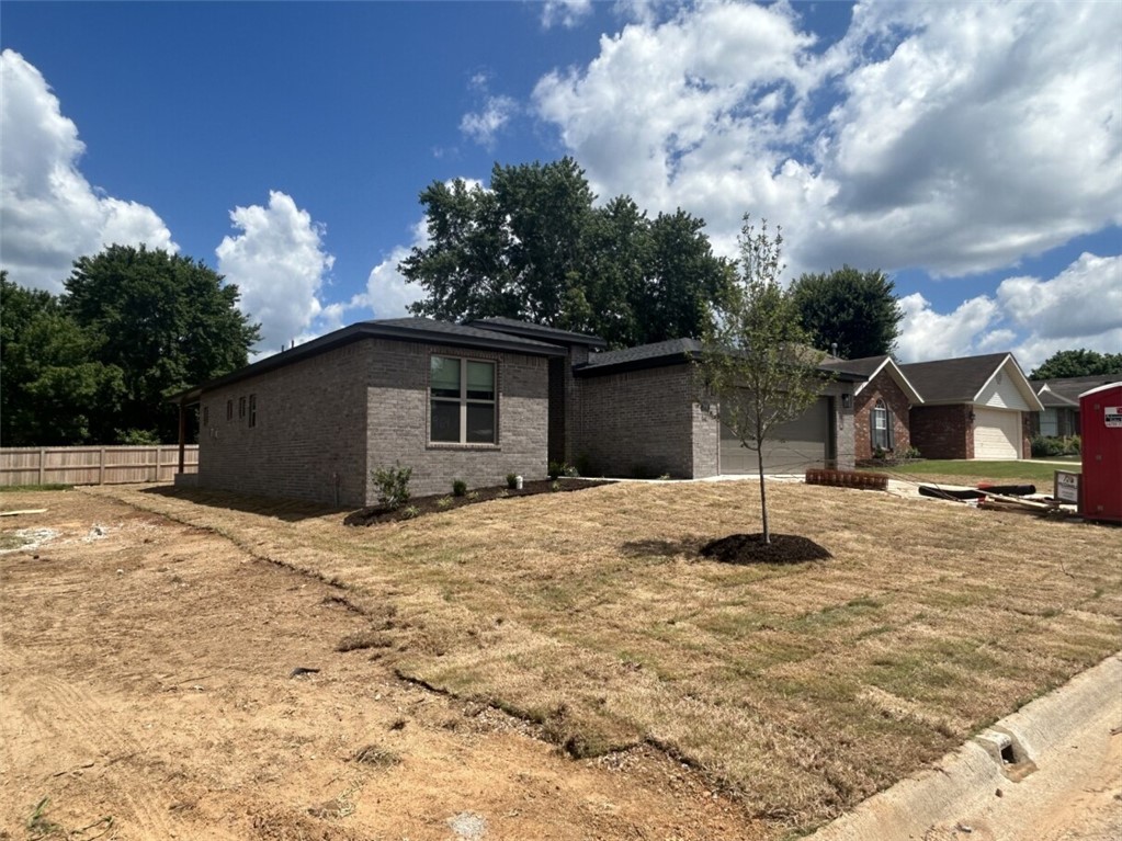 Photo 2 of 4 of 964 S Liberty Drive house