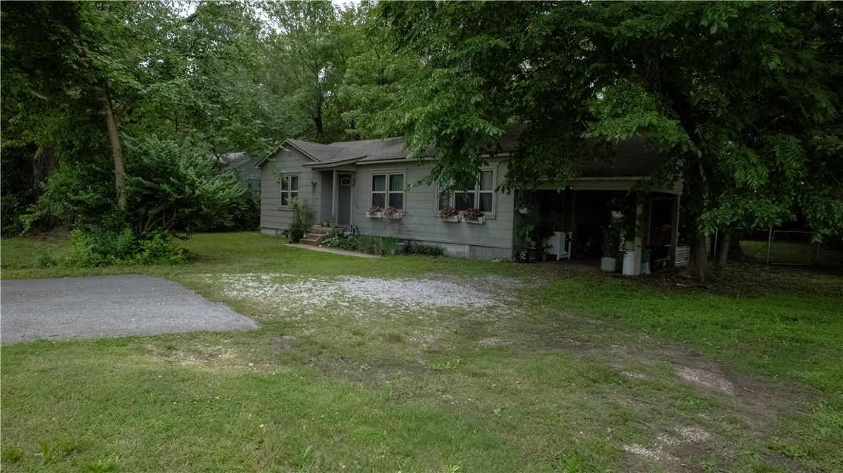 Photo 2 of 15 of 1843 N Garland Avenue house