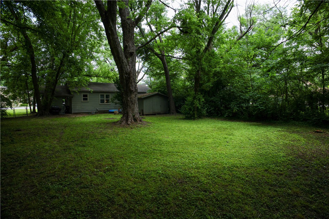 Photo 7 of 15 of 1843 N Garland Avenue house