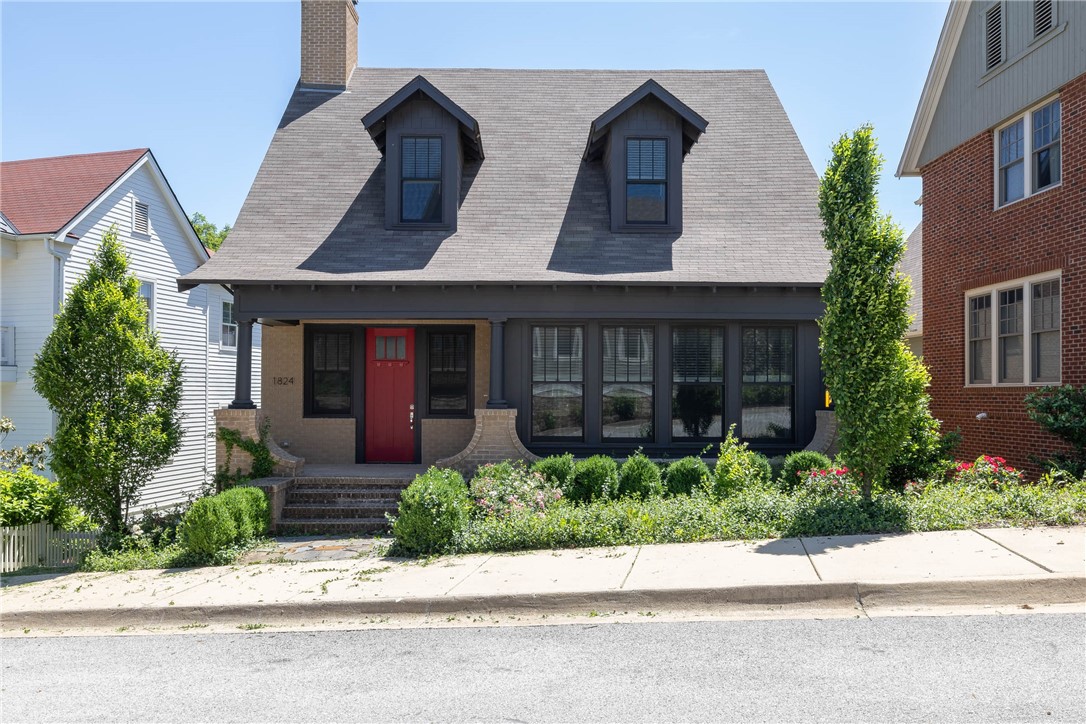 Photo 1 of 42 of 1824 N Clifton Avenue house