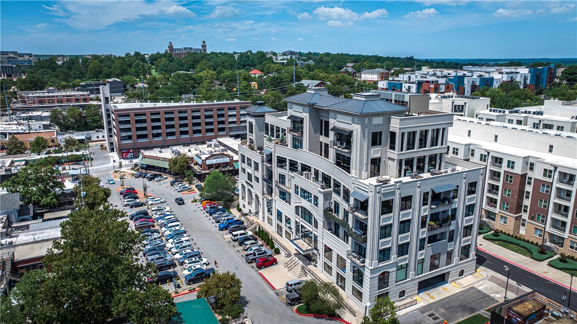 Photo 10 of 53 of 401 W Watson Street 601 and 604 condo