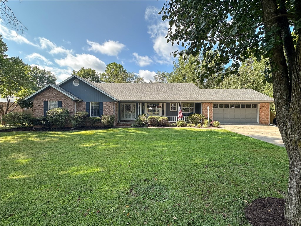 Photo 1 of 25 of 1427 E Stubblefield Road house