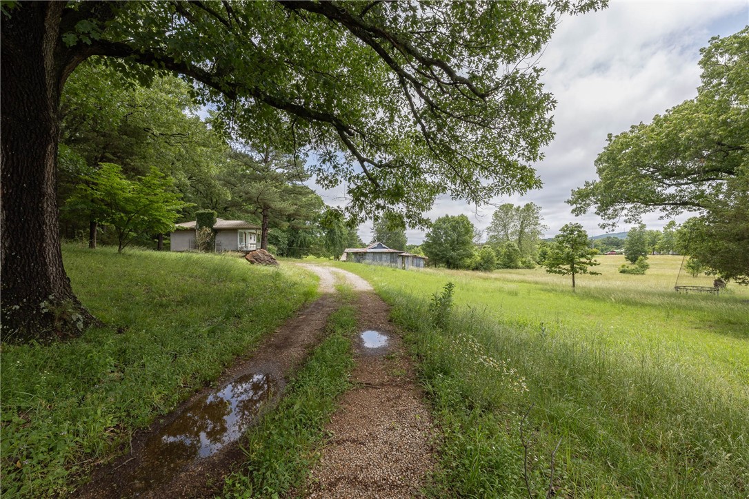 Photo 6 of 59 of 17097 Lake Sequoyah Drive house