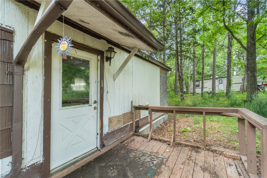 Photo 4 of 21 of 13867 S Ridge Road mobile home