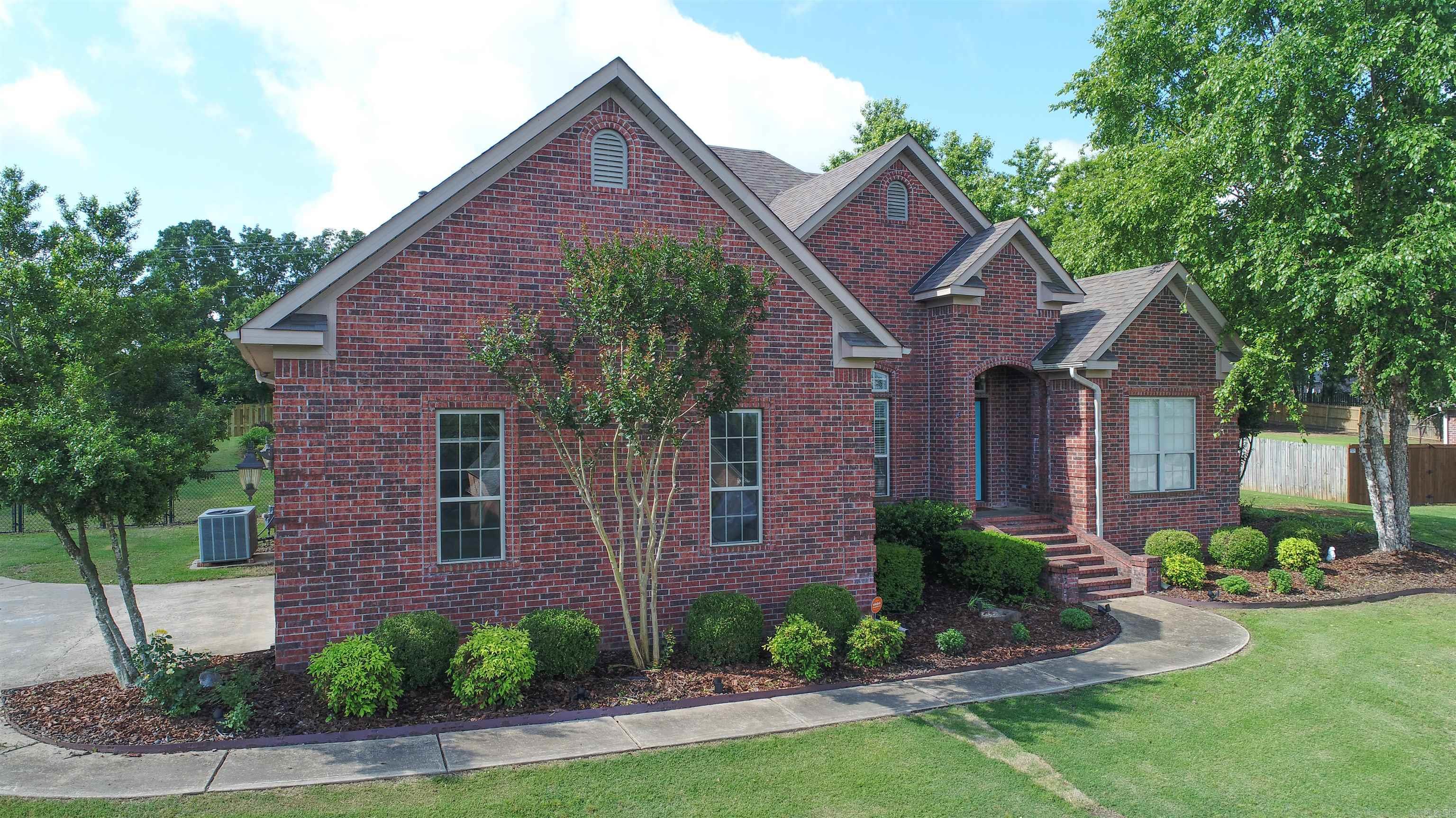 Photo 2 of 15 of 8 E Chateau Estates Drive house