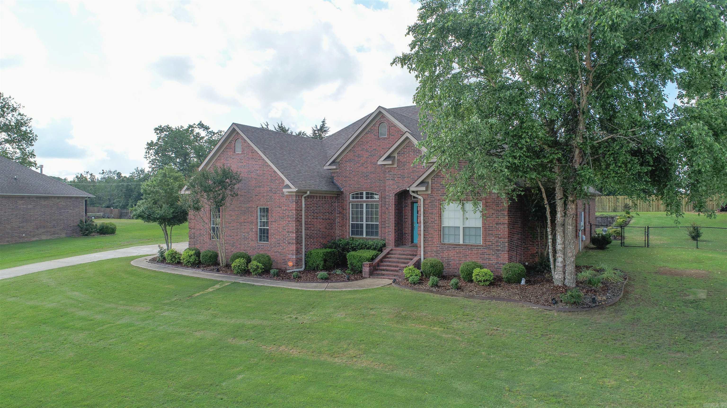 Photo 3 of 15 of 8 E Chateau Estates Drive house