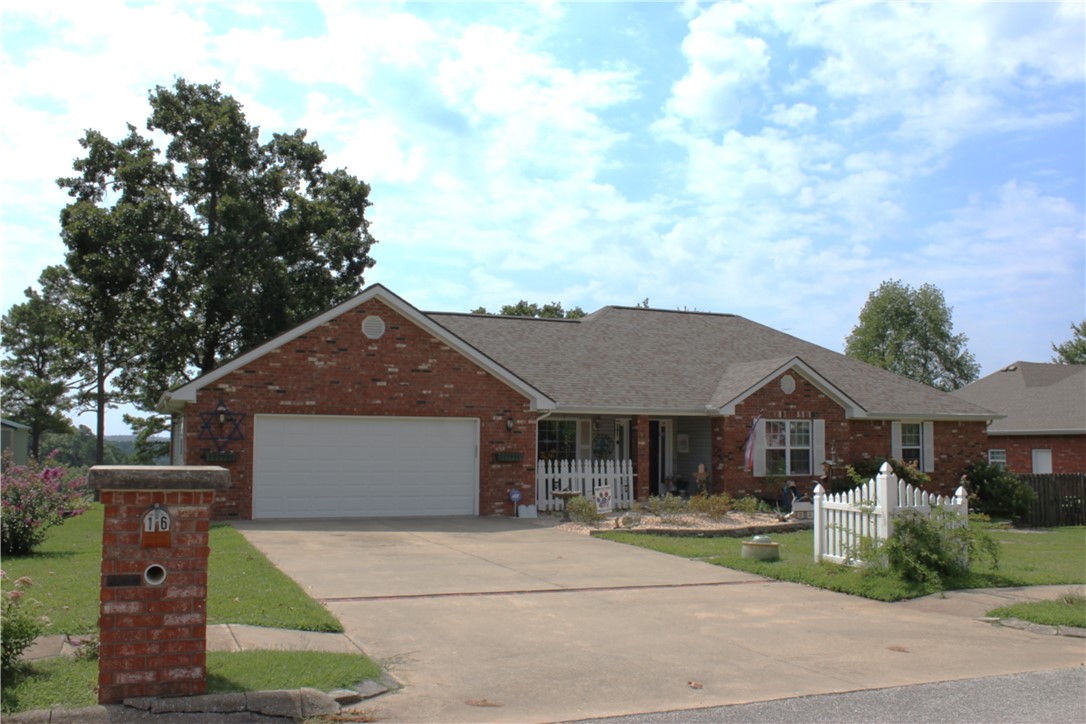 Photo 1 of 31 of 16 Bluff Lane house