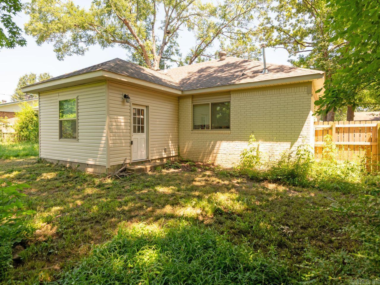 Photo 2 of 20 of 12 Willowridge Cove house