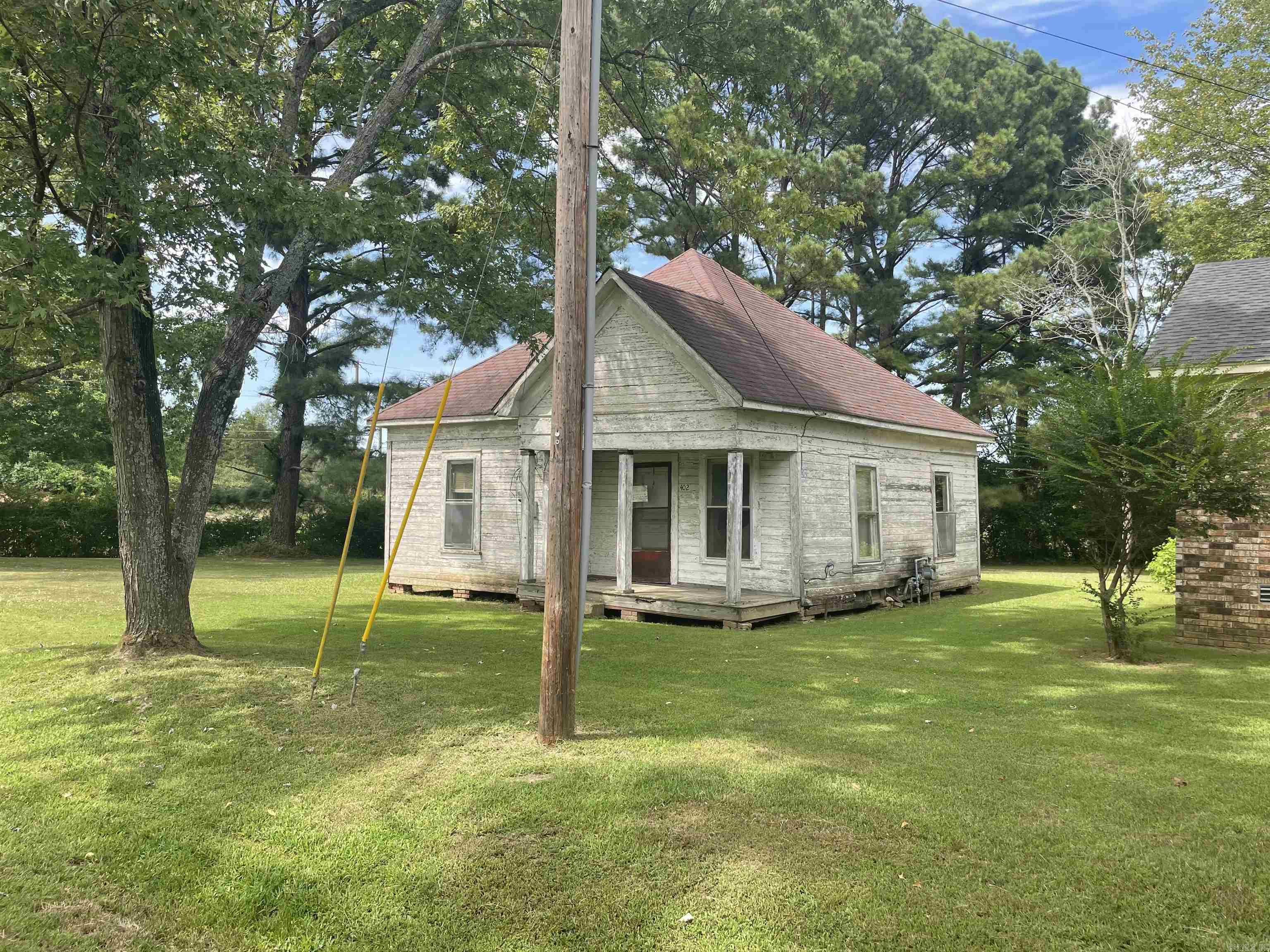 Photo 4 of 10 of 416 Norrid Street house