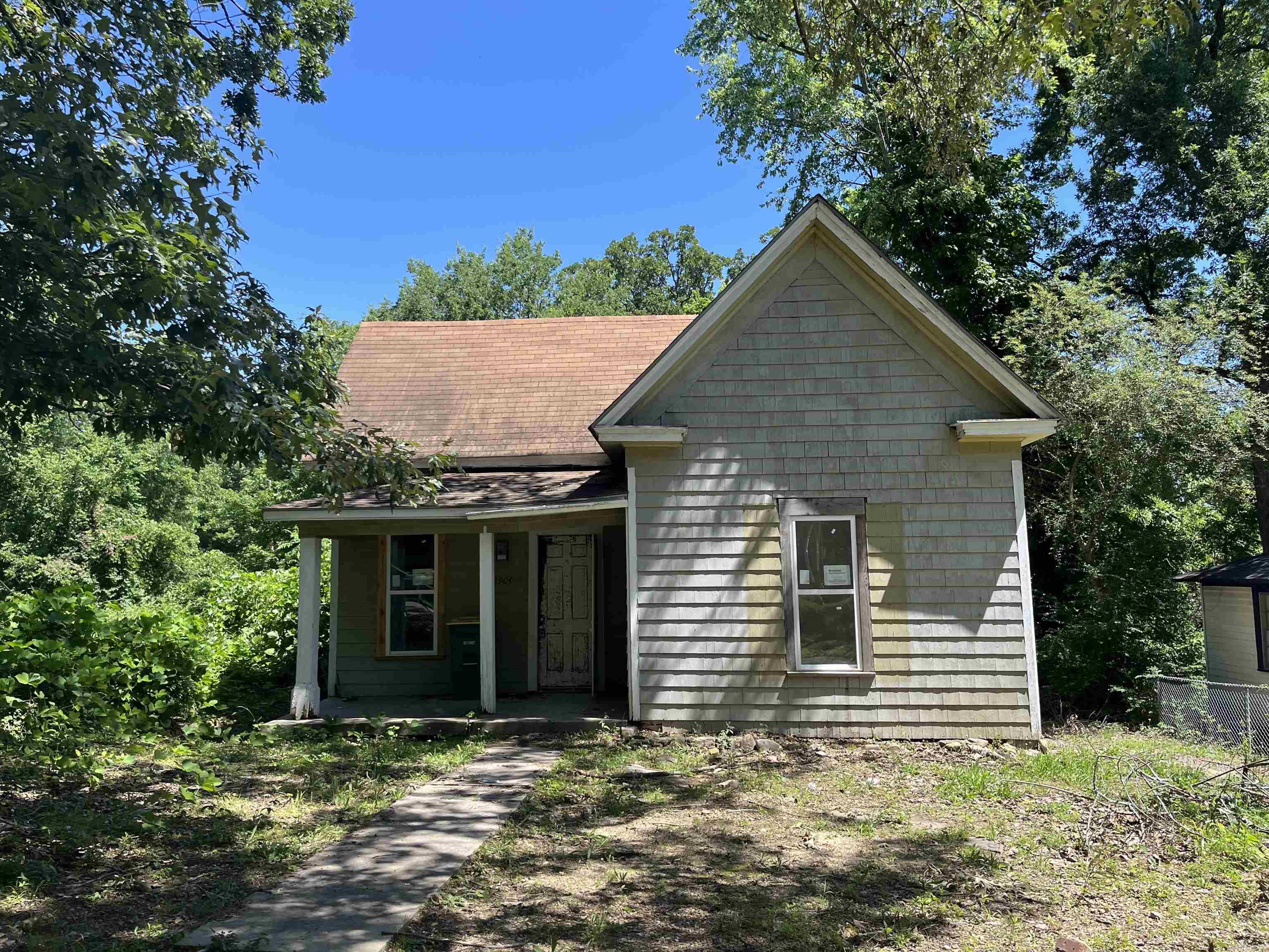 Photo 1 of 11 of 2904 W 27th Street house