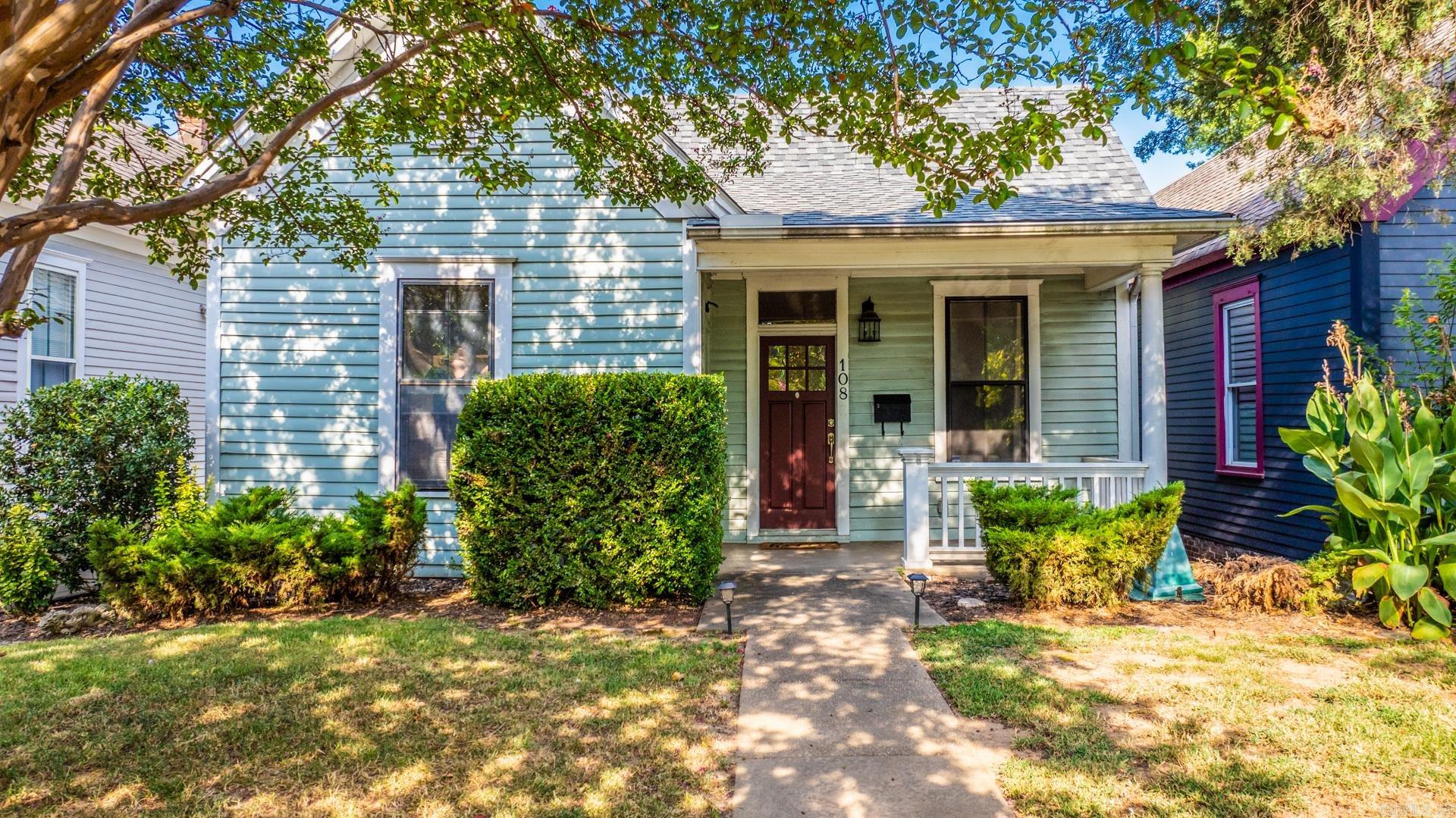 Photo 1 of 30 of 108 S Pulaski Street house