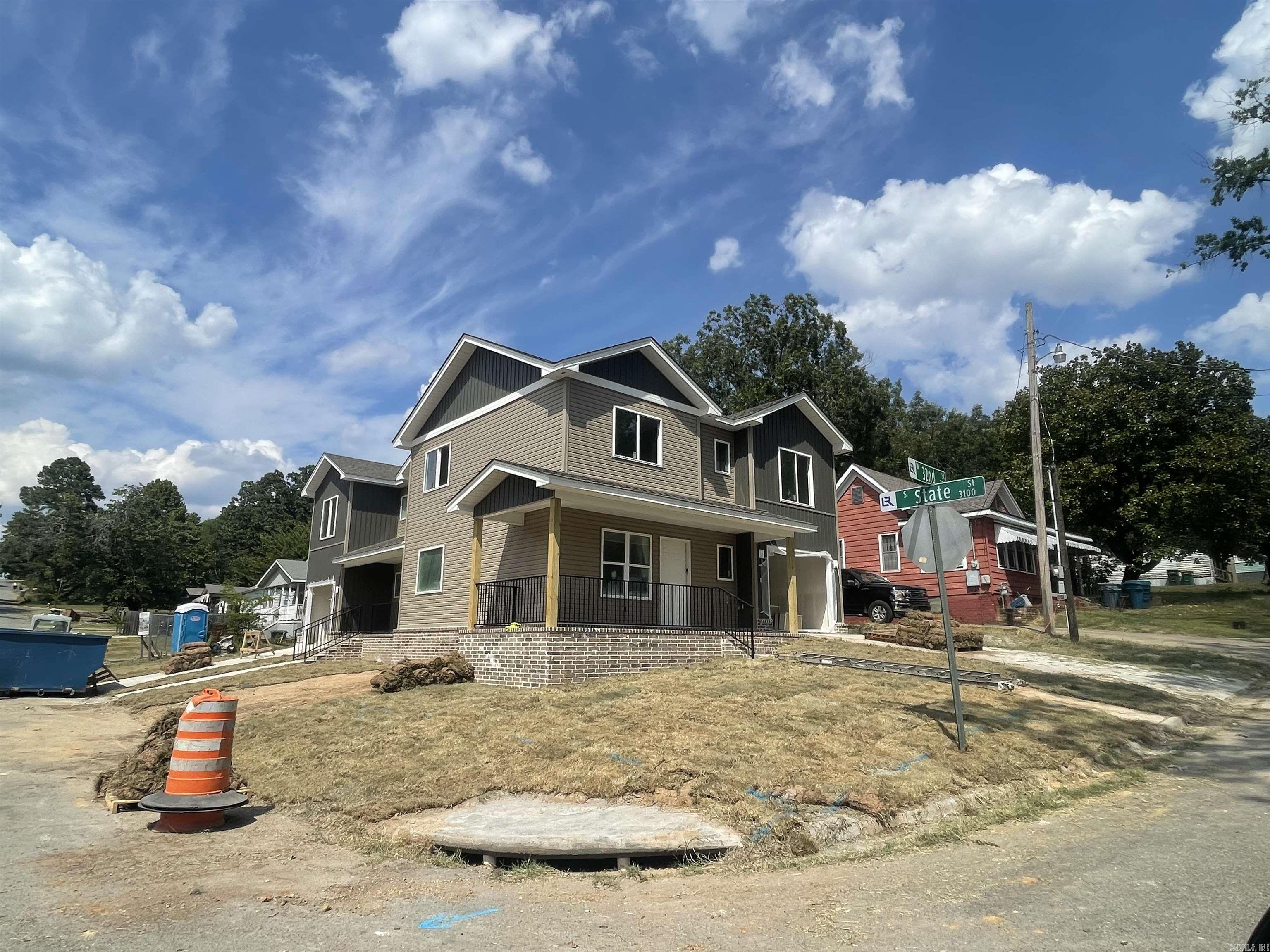 Photo 3 of 3 of 3123 S State Street townhome