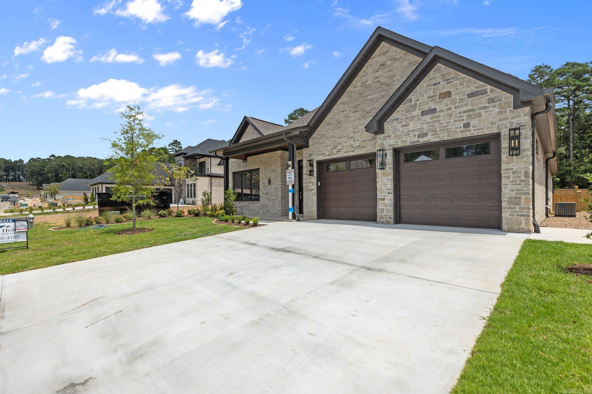 Photo 4 of 40 of 9 Mereville Place house