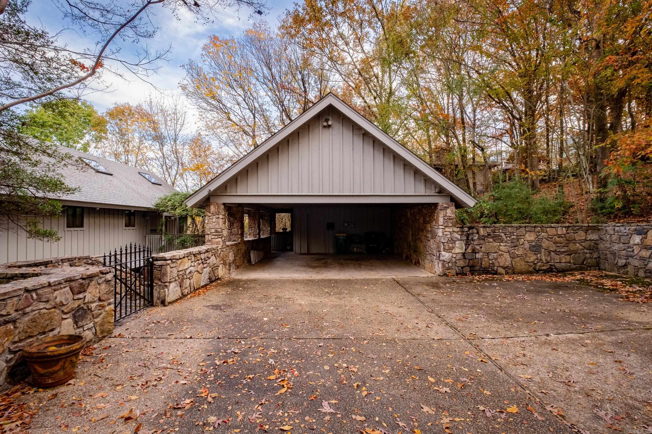 Photo 3 of 50 of 7 Rivers Edge Drive house