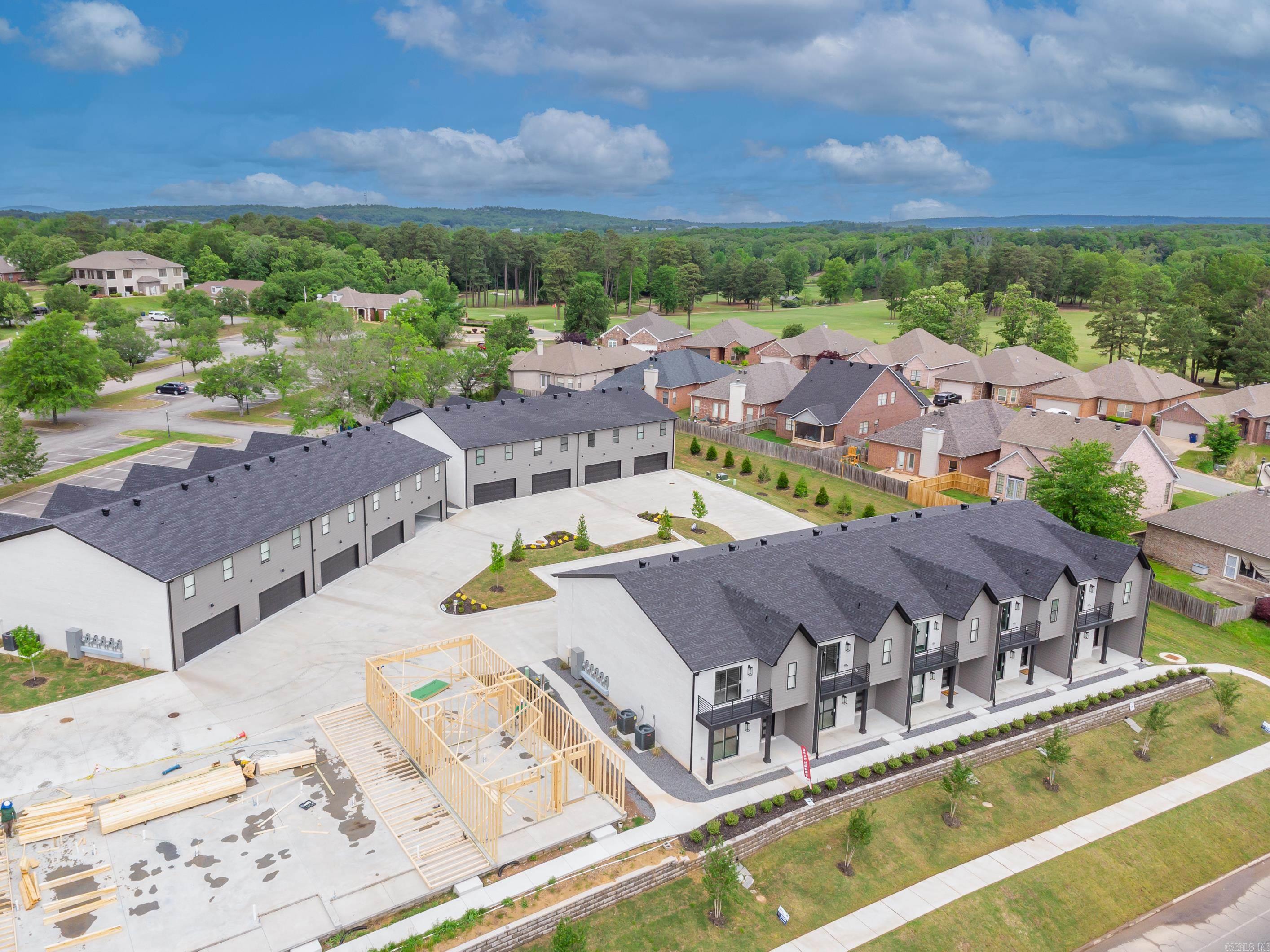 Photo 5 of 48 of 225 Country Club Parkway 40 townhome