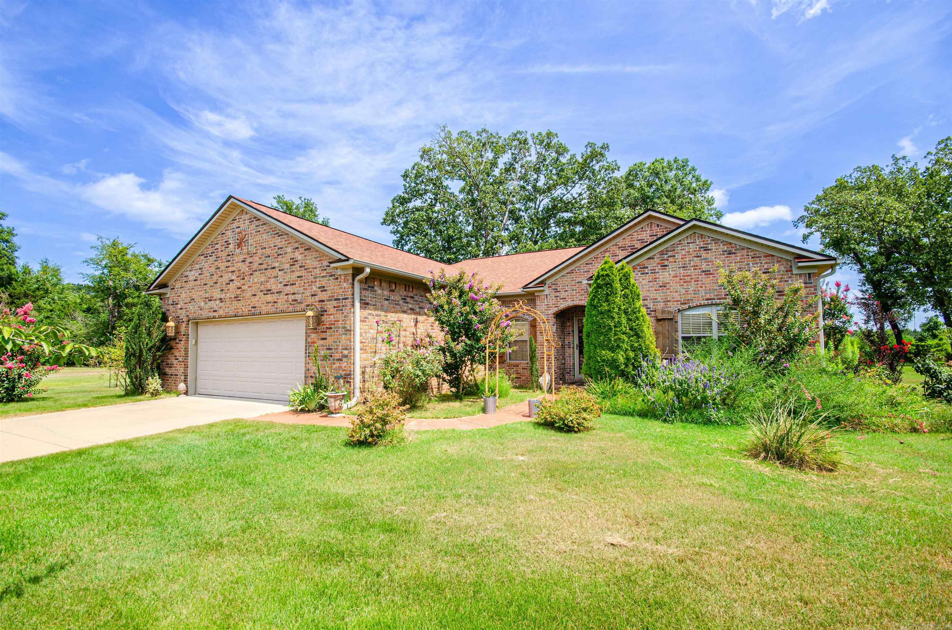 Photo 1 of 41 of 2 Creekwood Cove house