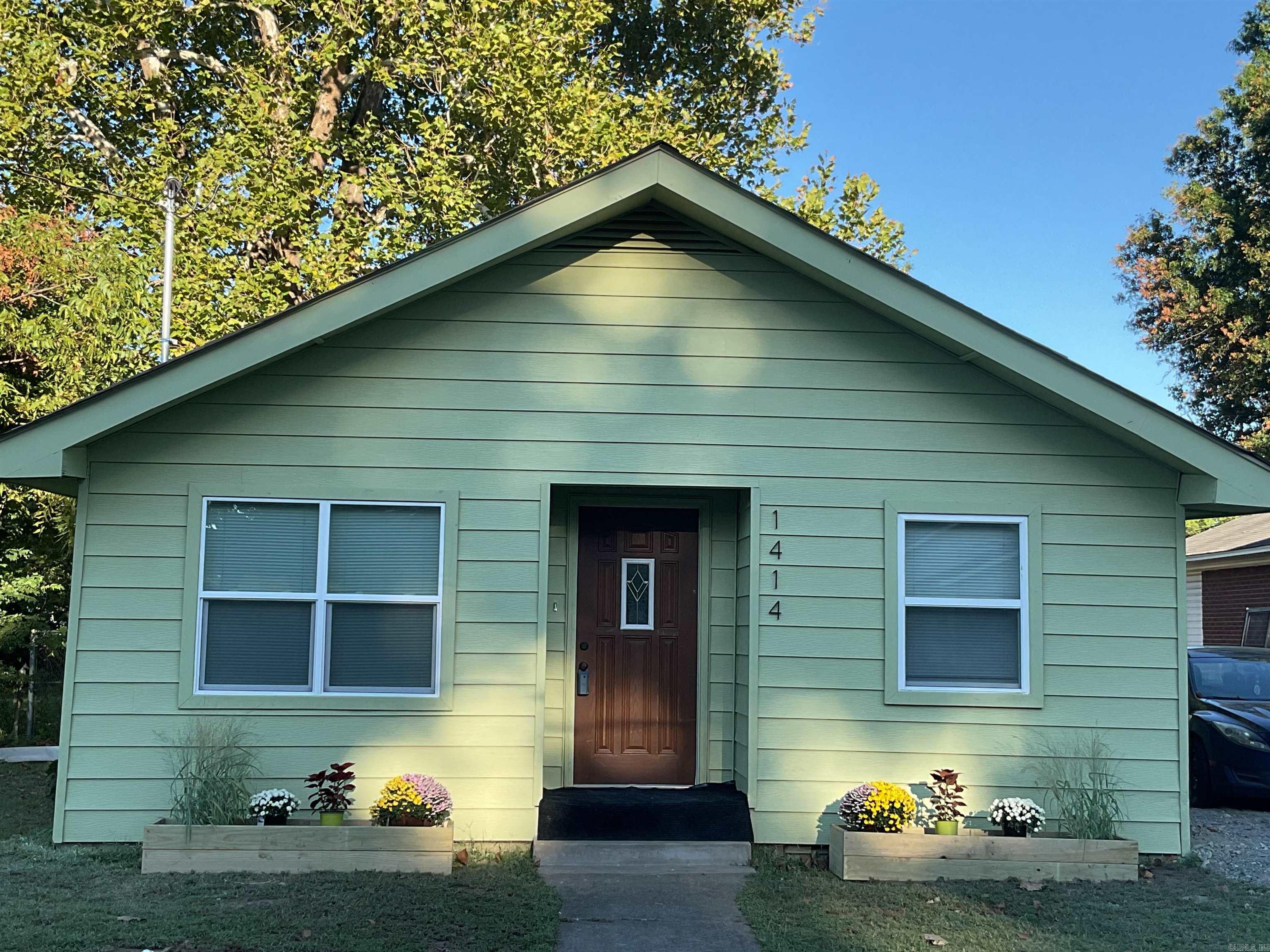 Photo 1 of 22 of 1414 Vine Street house