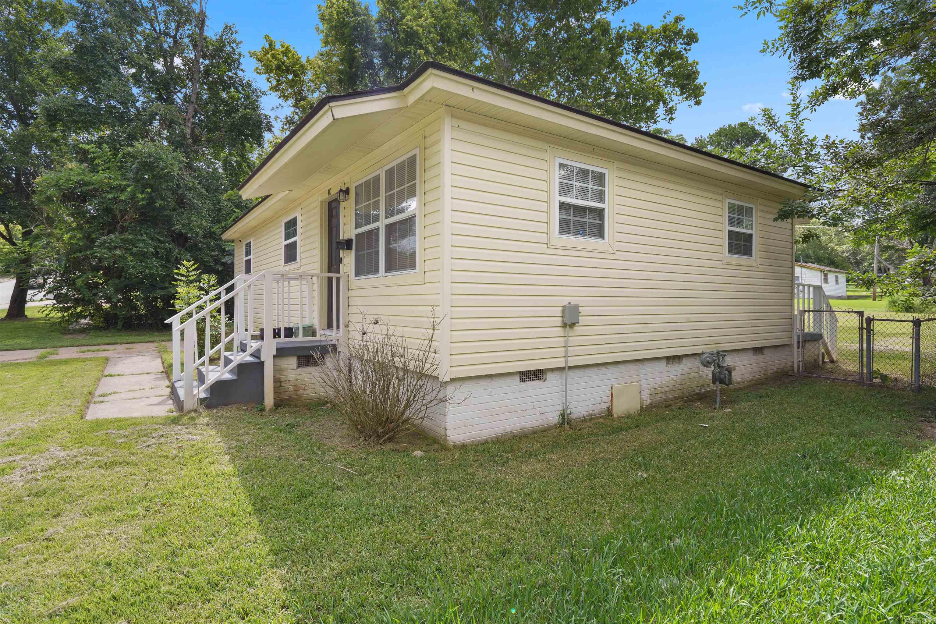 Photo 4 of 21 of 410 W 35th Street house