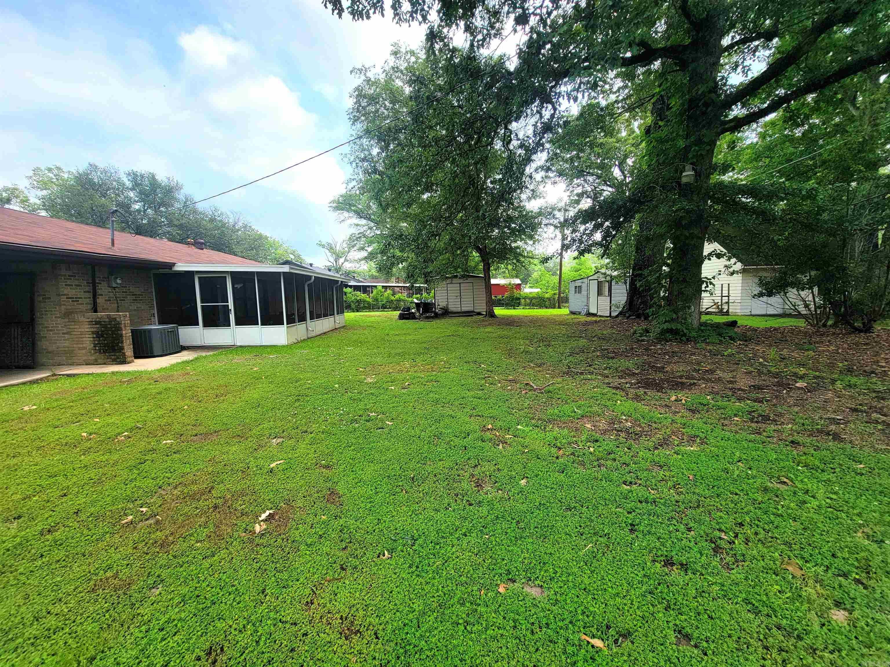 Photo 4 of 21 of 1920 31 Avenue house