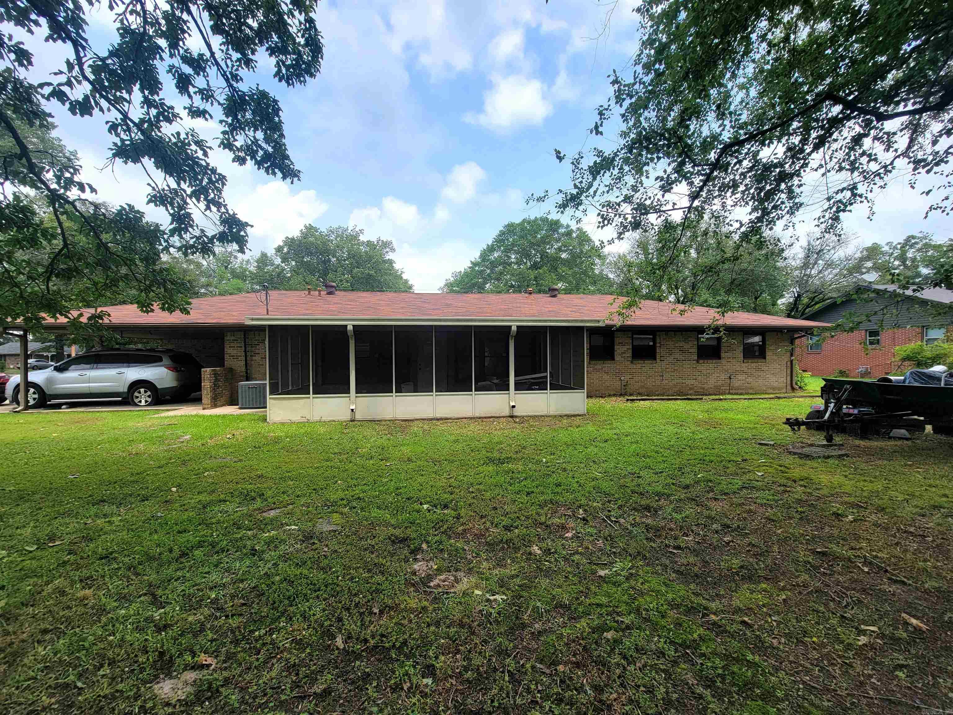 Photo 5 of 21 of 1920 31 Avenue house