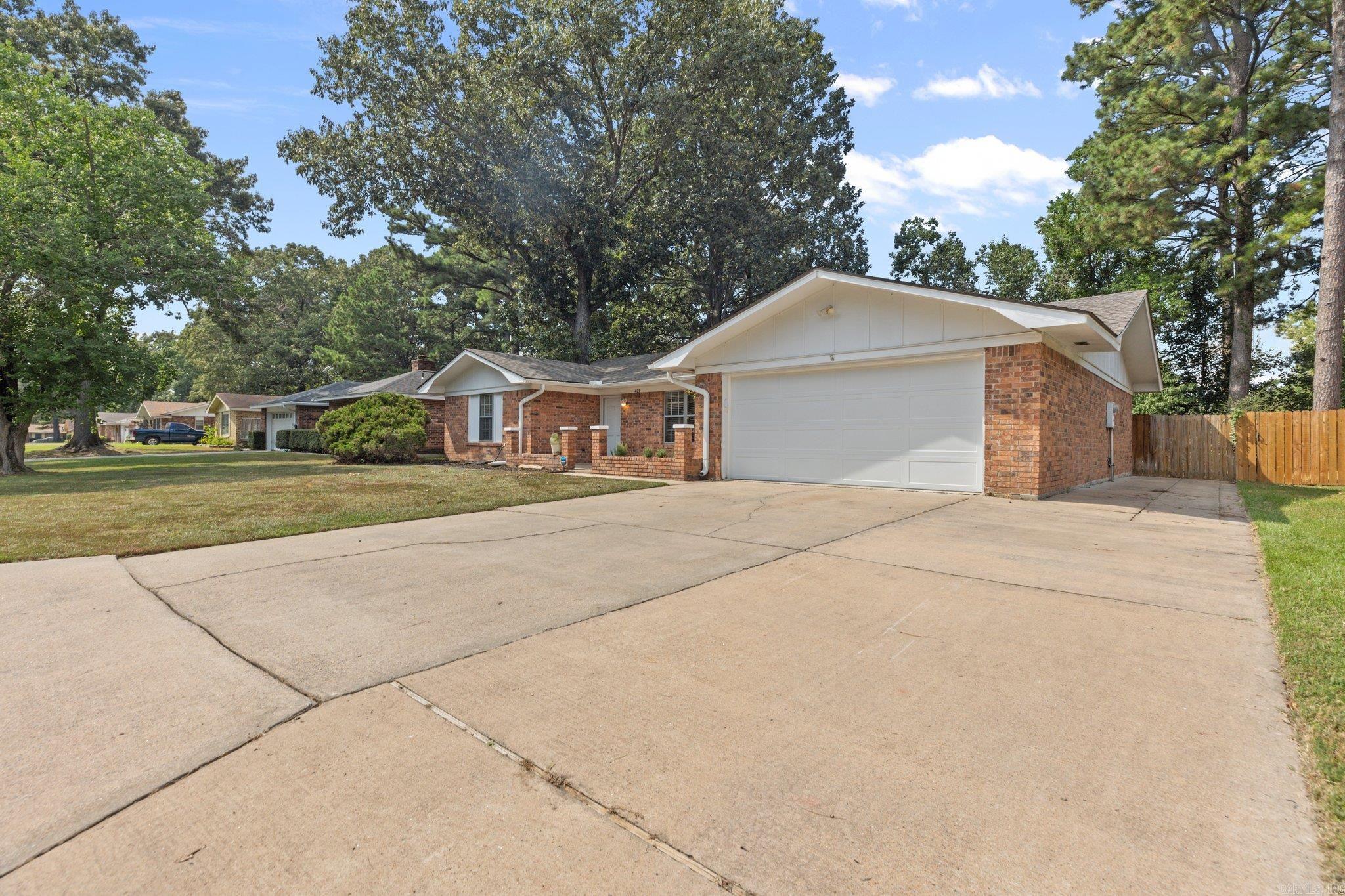 Photo 3 of 29 of 1403 Silver Fox Lane house