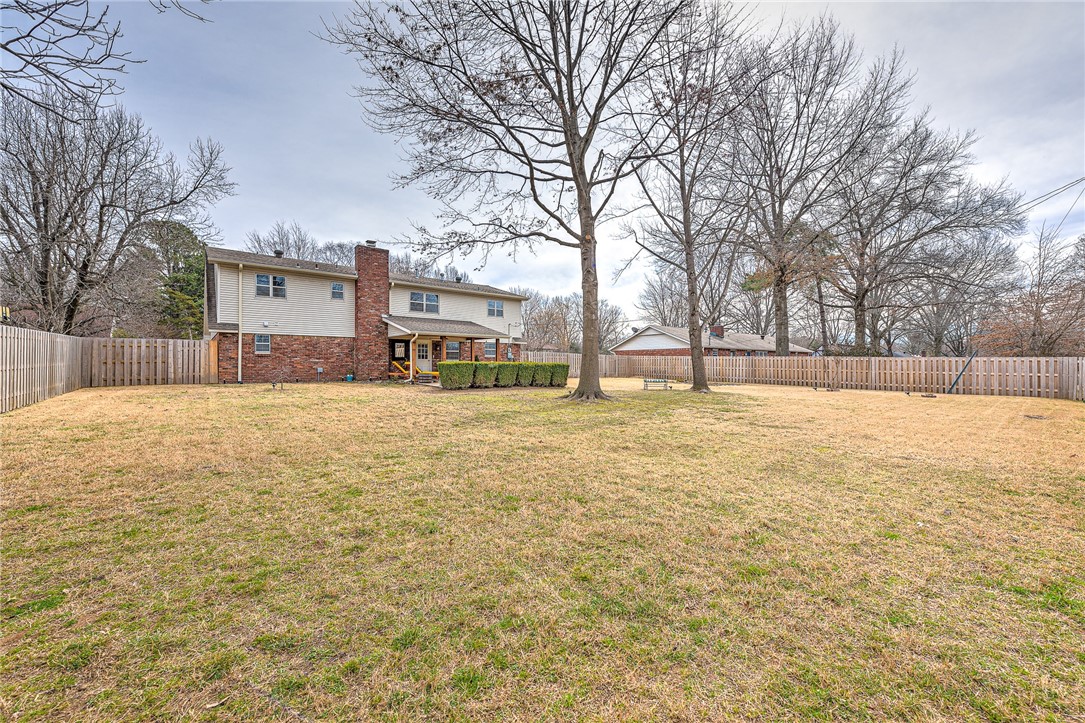 Photo 3 of 43 of 922 S 19th Street house