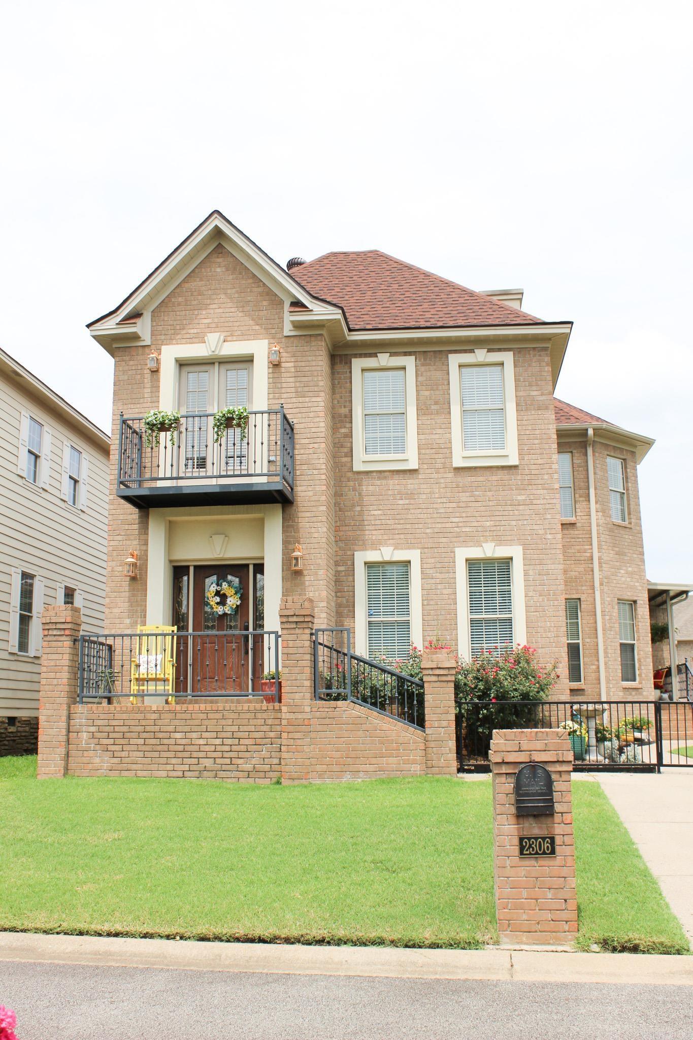 Photo 1 of 41 of 2306 Saxony Boulevard house