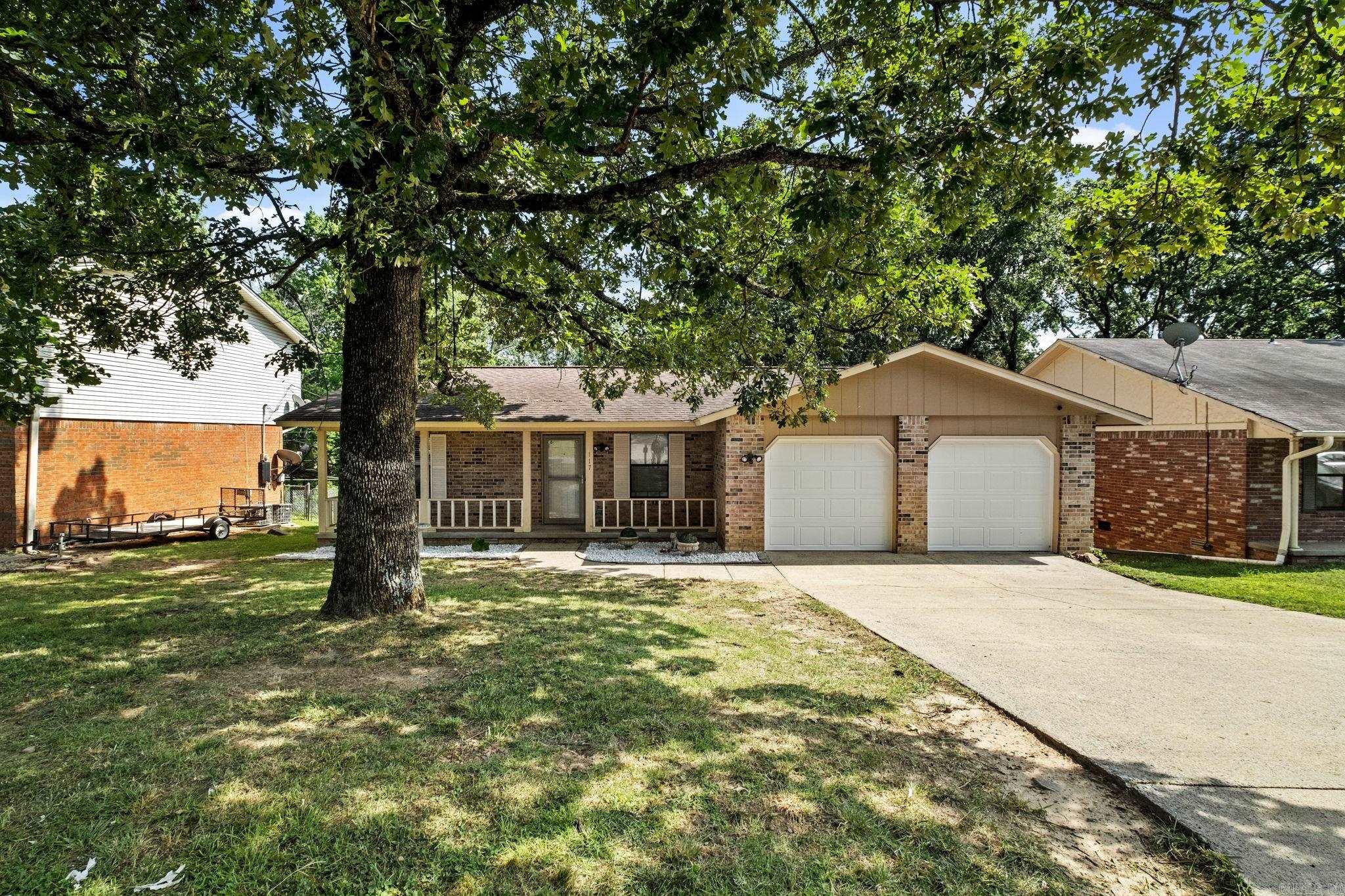 Photo 1 of 35 of 117 Robin Glen Drive house