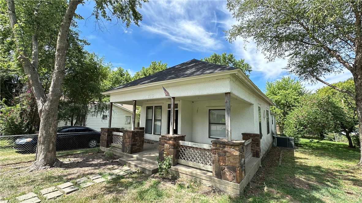 Photo 1 of 24 of 620 S Washington Street house