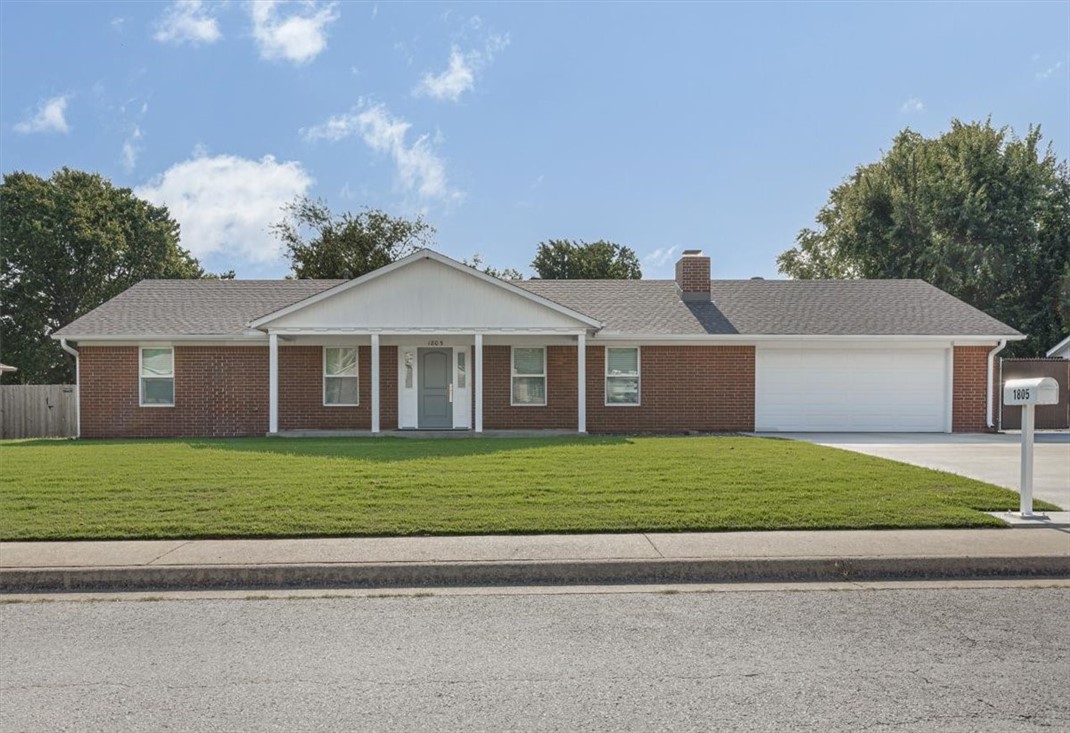 Photo 1 of 29 of 1805 Ridgecrest Street house