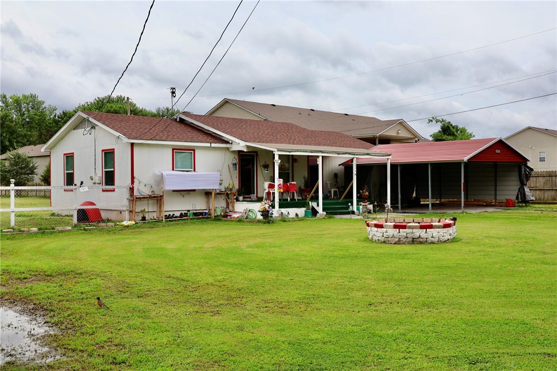 Photo 39 of 46 of 1211 A Crutcher Street house