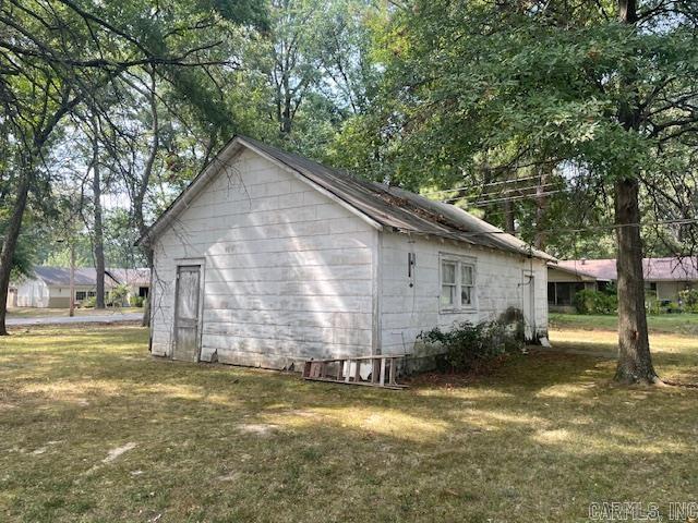 Photo 2 of 15 of 610 W 5th Street house