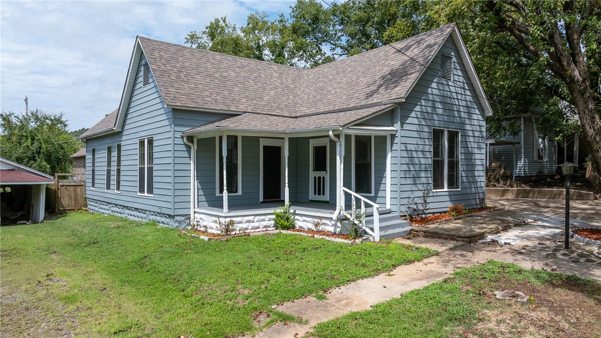 Photo 11 of 50 of 209 Cane Hill Street house