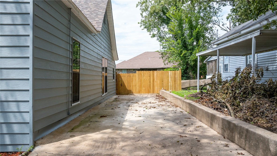 Photo 6 of 50 of 209 Cane Hill Street house