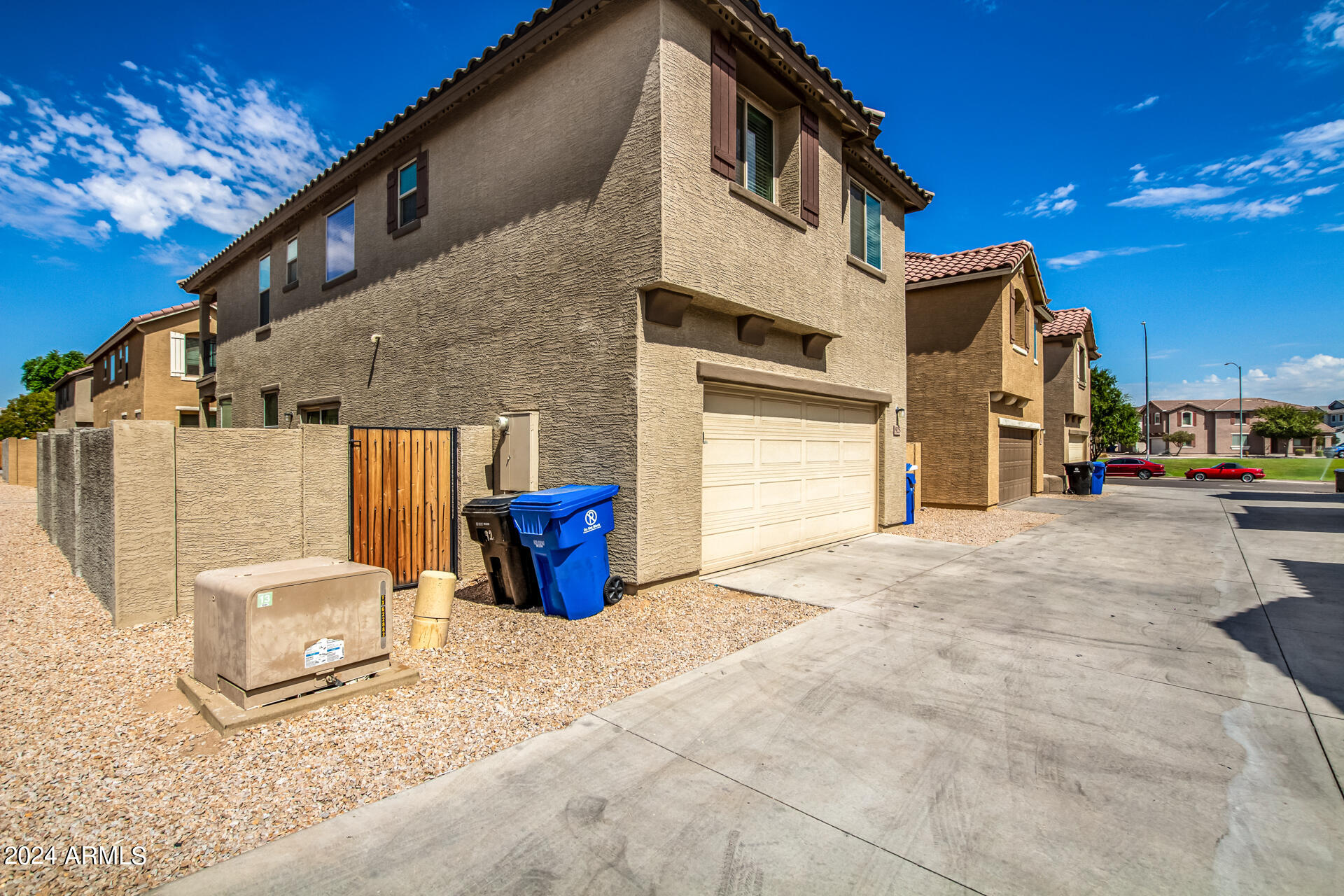 Photo 7 of 32 of 925 E AGUA FRIA Lane house