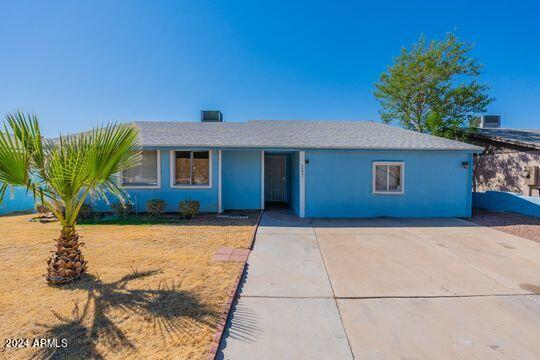 Photo 1 of 33 of 207 E CAMINO ESTRELLA -- house