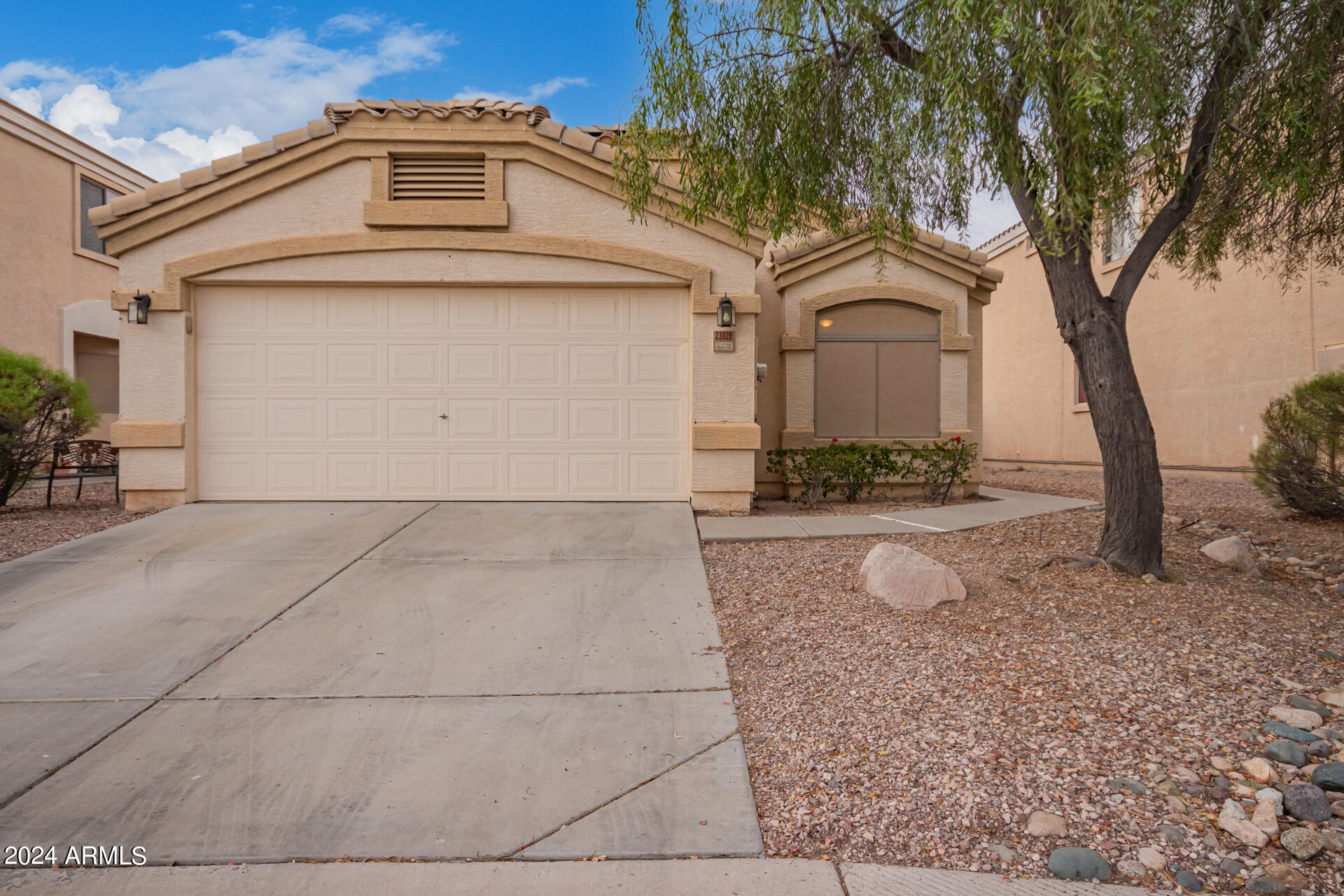 Photo 1 of 35 of 23928 W DESERT BLOOM Street house