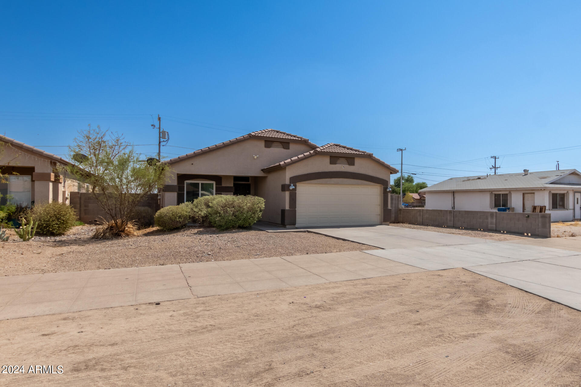 Photo 6 of 44 of 207 W BASELINE Road house